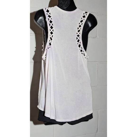 American Aagle Sleeveless Tank Top Cutout Shoulder Detail Basic Large - Picture 3 of 5